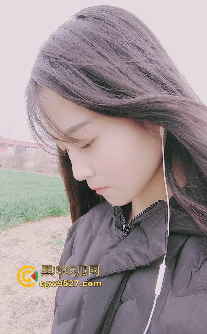 江南大学甜美女大【廖夏晴】小美遇人不淑跟绿帽渣男激情视频泄露,翘臀高抬跪床求操,淫水喷涌尽显狂野!