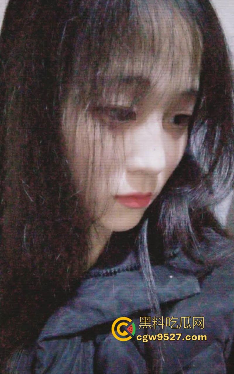 江南大学甜美女大【廖夏晴】小美遇人不淑跟绿帽渣男激情视频泄露,翘臀高抬跪床求操,淫水喷涌尽显狂野!