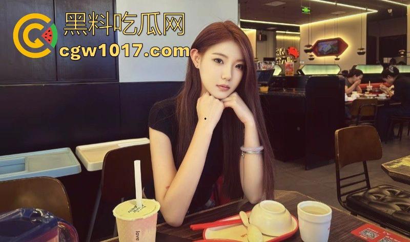 北京邮电大学极品女大【张佳静】做爱视频流出,露脸口交深喉,女上后入轮番爆操,鲍鱼收缩淫液喷溅!