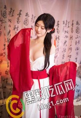 秀人网超人气女神 杨晨晨 重金福利 身穿汉服晒无毛鲍鱼 自慰高潮 极品大奶自己揉搓看的鸡儿邦硬