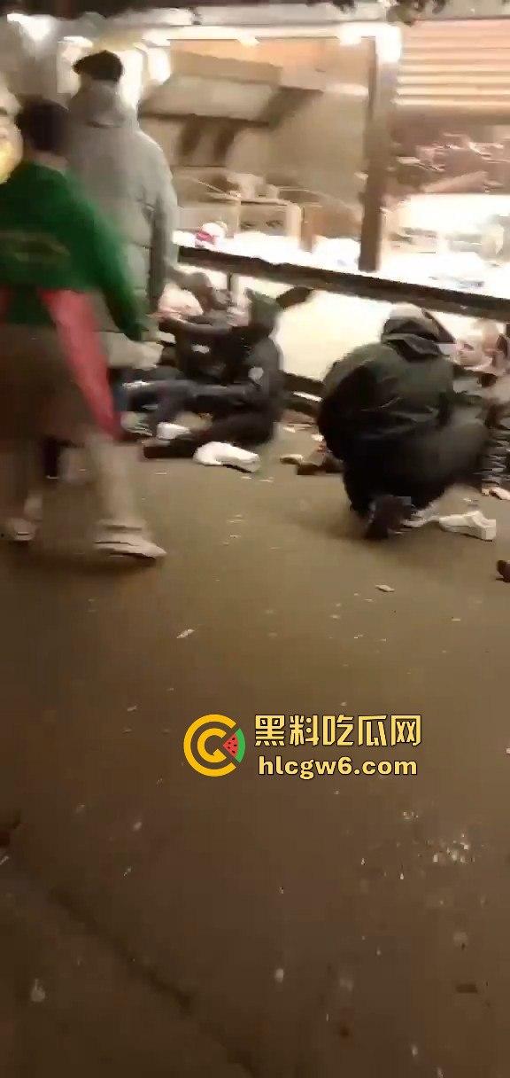 德国马格德堡发生车祸,一辆宝马车直撞向人群,疑似恐怖袭击!!