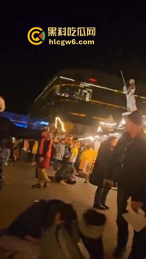 德国马格德堡发生车祸,一辆宝马车直撞向人群,疑似恐怖袭击!!