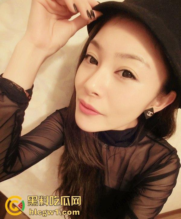 独家爆料！南宁少妇【张婉婷】云盘泄密，大尺度私照反差萌让人看傻眼！