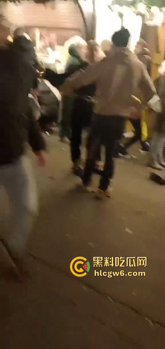 德国马格德堡发生车祸,一辆宝马车直撞向人群,疑似恐怖袭击!!