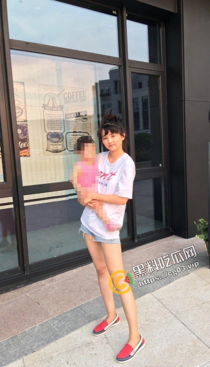 曝光!山西某电影院人事【李雪梅】婚内出轨男小三 还去聊骚男小四 情夫怒将其海量生活照 及裸照自慰视频流出