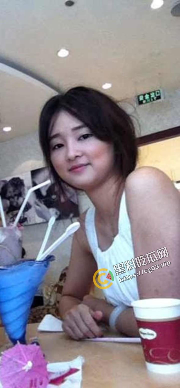 曝光!山西某电影院人事【李雪梅】婚内出轨男小三 还去聊骚男小四 情夫怒将其海量生活照 及裸照自慰视频流出