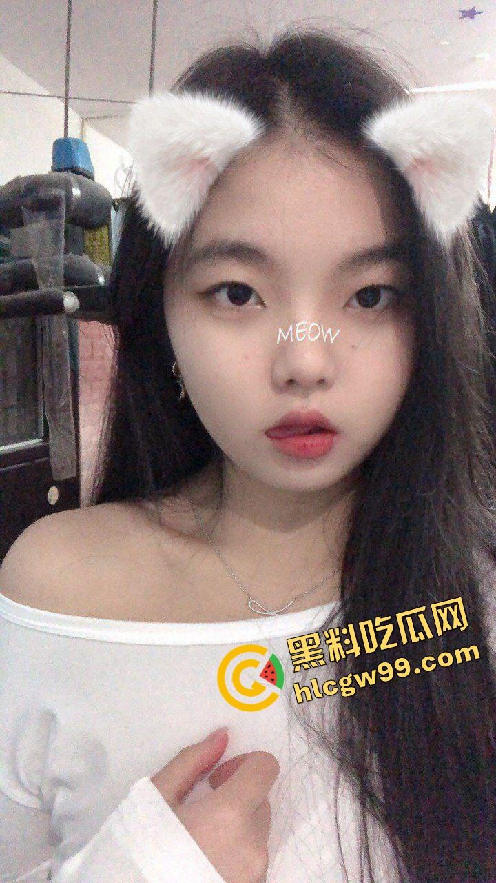 海宁职业高级中学圆脸太妹【兰昕雨】家中发骚露奶露逼自拍,全裸跳舞扭秧歌!独家曝光流出!