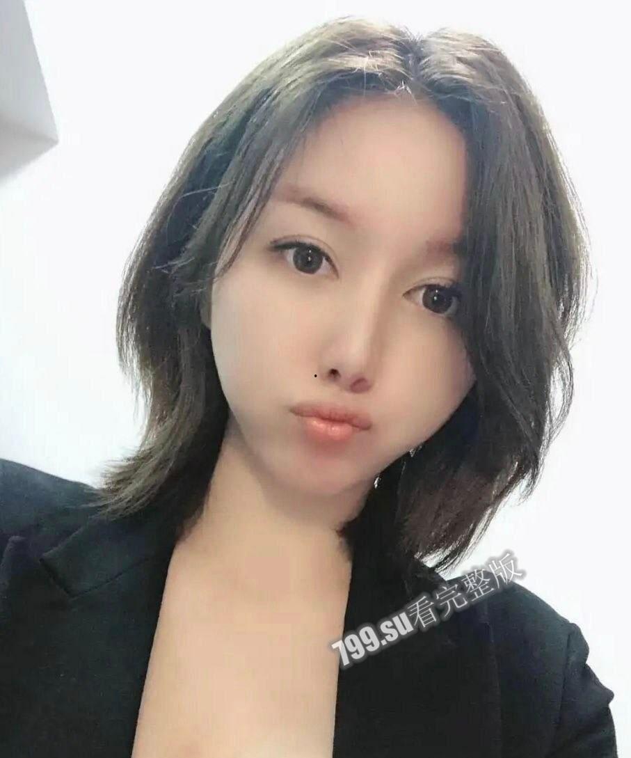 云盘泄露 高颜值反差婊 宋翊儿 第一视图 清纯女神淫荡的一面