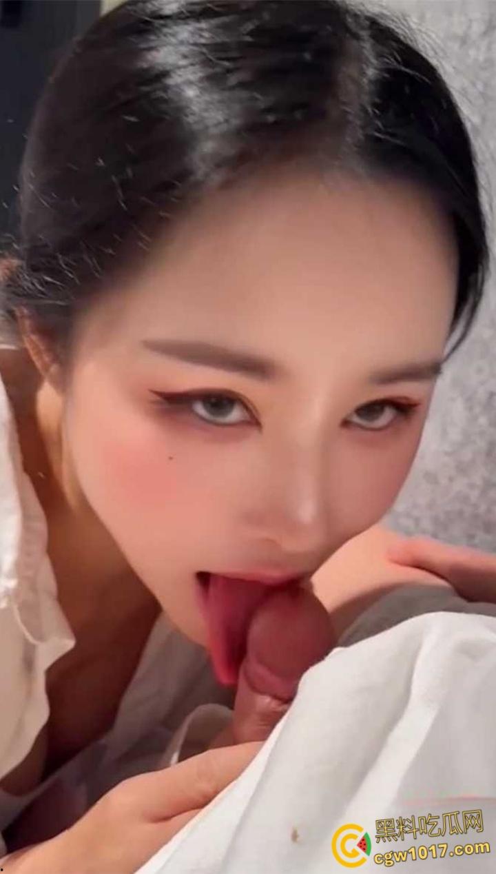 巨乳网黄【汐梦瑶】,商场透明玻璃屋隔窗做爱,被路人夫妻驻足围观,当众后入刺激翻倍,淡定摇奶顶臀疯狂交欢!