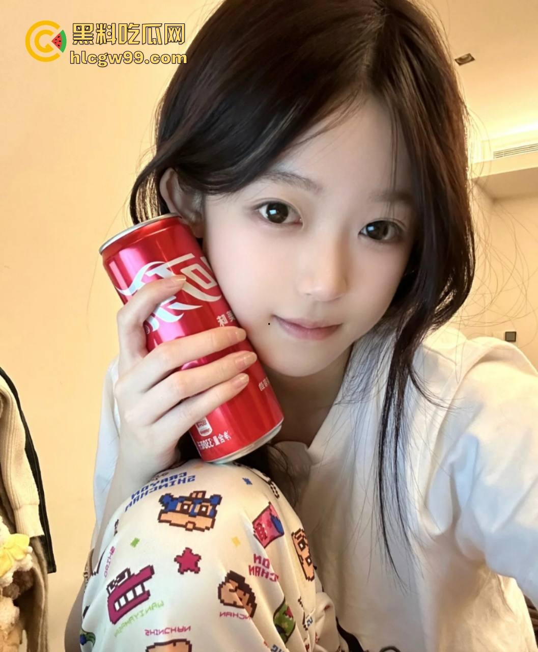 山西林业职业技术学院『林甜甜』曾经的高冷女神如今成跪地小母狗,喝尿舔脚任人践踏,扇脸羞辱都不敢喘气!