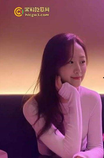 广州音乐学院女神【金依然】被富二代玩烂,内射视频全网疯传,穿开档丝袜任由抽插,直接成了移动肉便器!