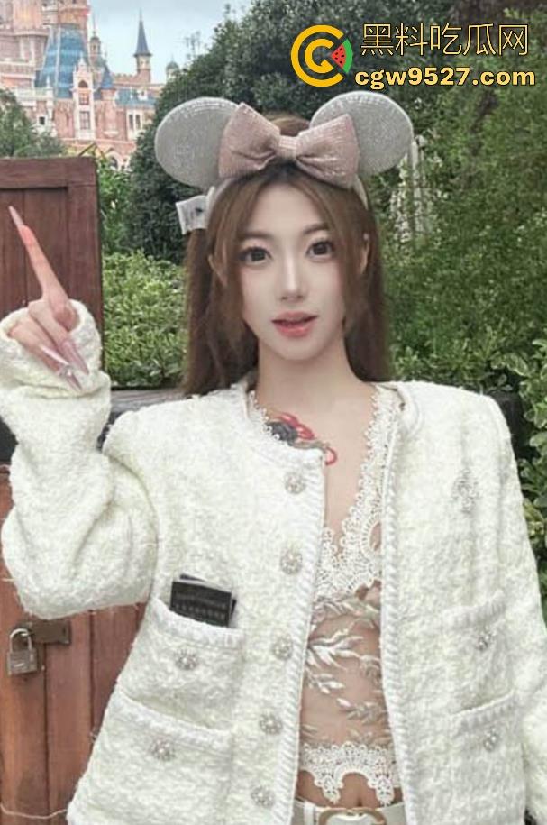 海角乱伦，堂姐喝醉躺在沙发，被兽性大发的堂弟SM工具捆绑调教，各种姿势轮番上阵，让人欲罢不能！