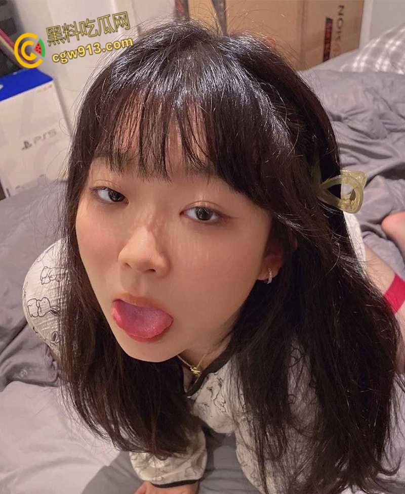 浙江17岁小母狗【徐迎运】,为讨好金主与其朋友3p,舌钉口活别致舒服,未成年酮体就是嫩啊!