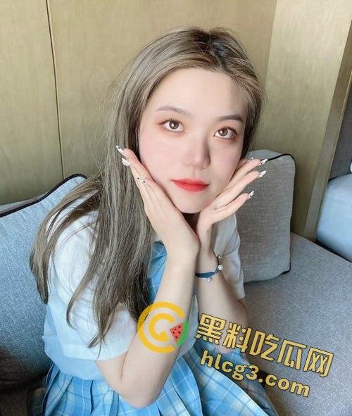 武汉职业技术学院清纯女学生『何颖颖』,JK制服下的肥臀粉穴无套抽插,全程火辣曝光!