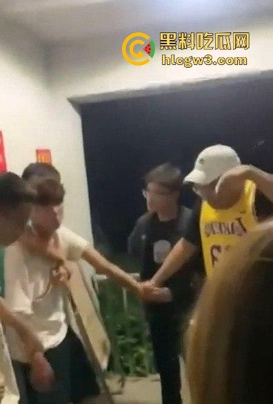 安徽校园内衣大盗现场翻车!臭袜子满地,小伙口味重,偷遍女宿舍内裤,活脱脱现代采花贼!