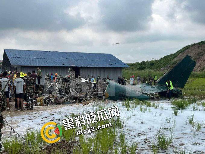 7月24日 尼泊尔加德满都机场一客机起飞时坠毁 事故造成22人不幸死亡!