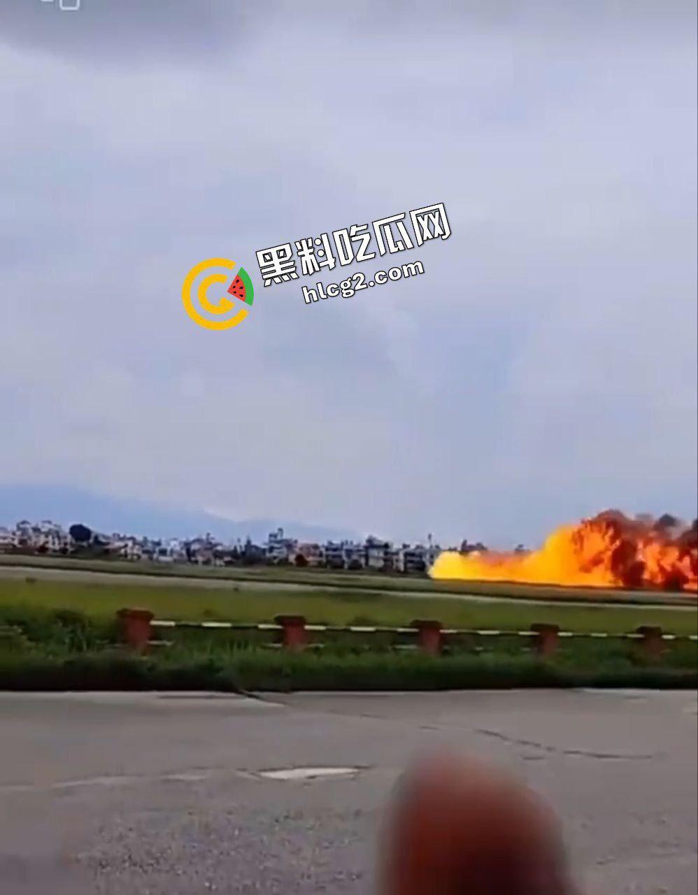 7月24日 尼泊尔加德满都机场一客机起飞时坠毁 事故造成22人不幸死亡!