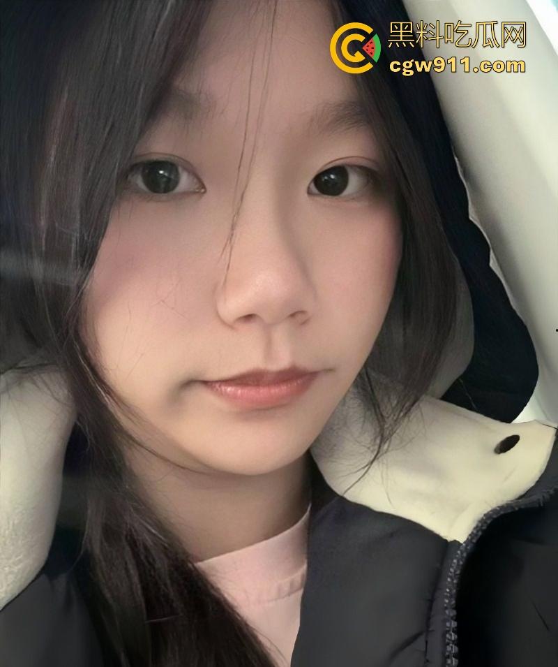 长沙理工学院【廖佳颖】清纯外表下淫荡母狗本性,女上位疯狂骑乘,骚劲像只发情的母狗。