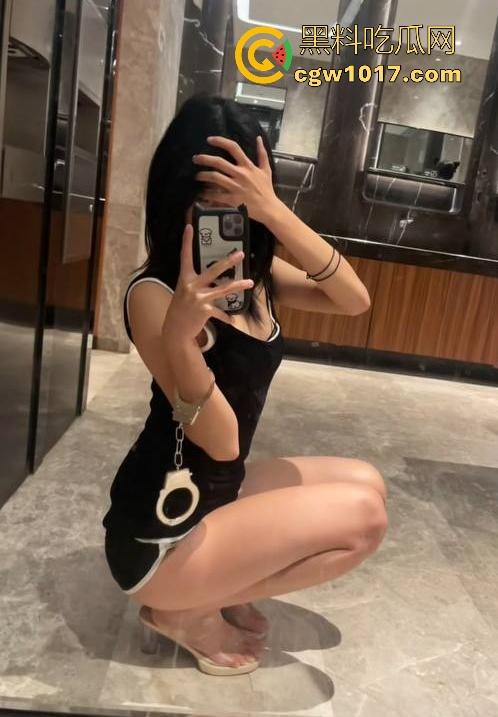 快手5.8万粉丝的精神小网红【林小桃】被金主调教爆操,真实露脸黑料私拍,小小的身体竟然藏着如此大的骚劲!