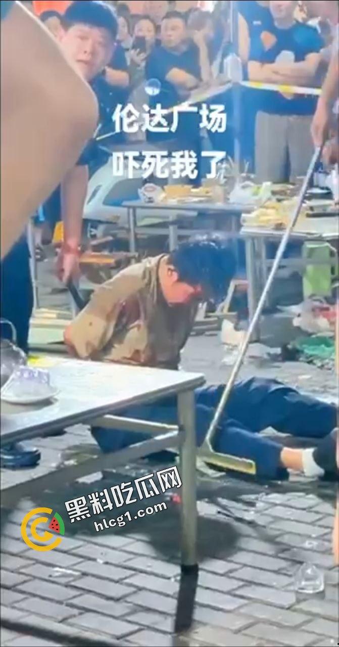 山东济宁梁山县 一男子喝醉酒砍了两个小孩和一名宝妈 现场被路人大哥暴揍