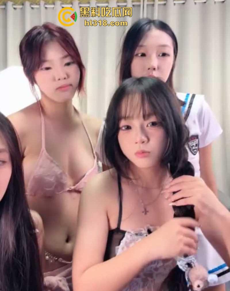 多人性感脱衣舞女团【M8女团】最新录屏流出,都是极品清纯少女出镜,跳裸舞跟粉丝互动,直接爱了!