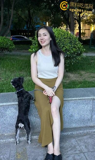 哥哥长期出差,嫂子饥渴难耐制服诱惑,黑丝高跟鞋大长腿,迷人的嫂子把套全丢了,精液塞满粉嫩小穴 !