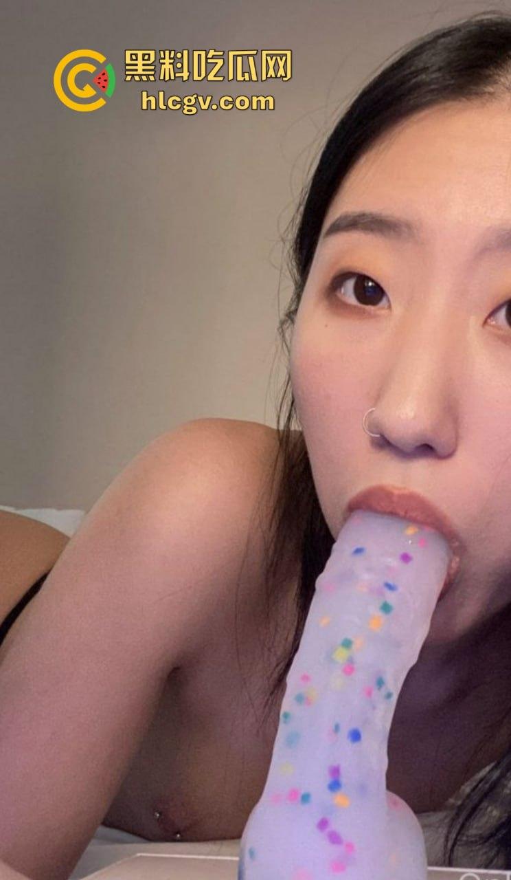 广西传媒学院大四生【孙俞】毕业反转!不当文员改行做福利姬,白虎写真天天拍,外网疯狂吸金!