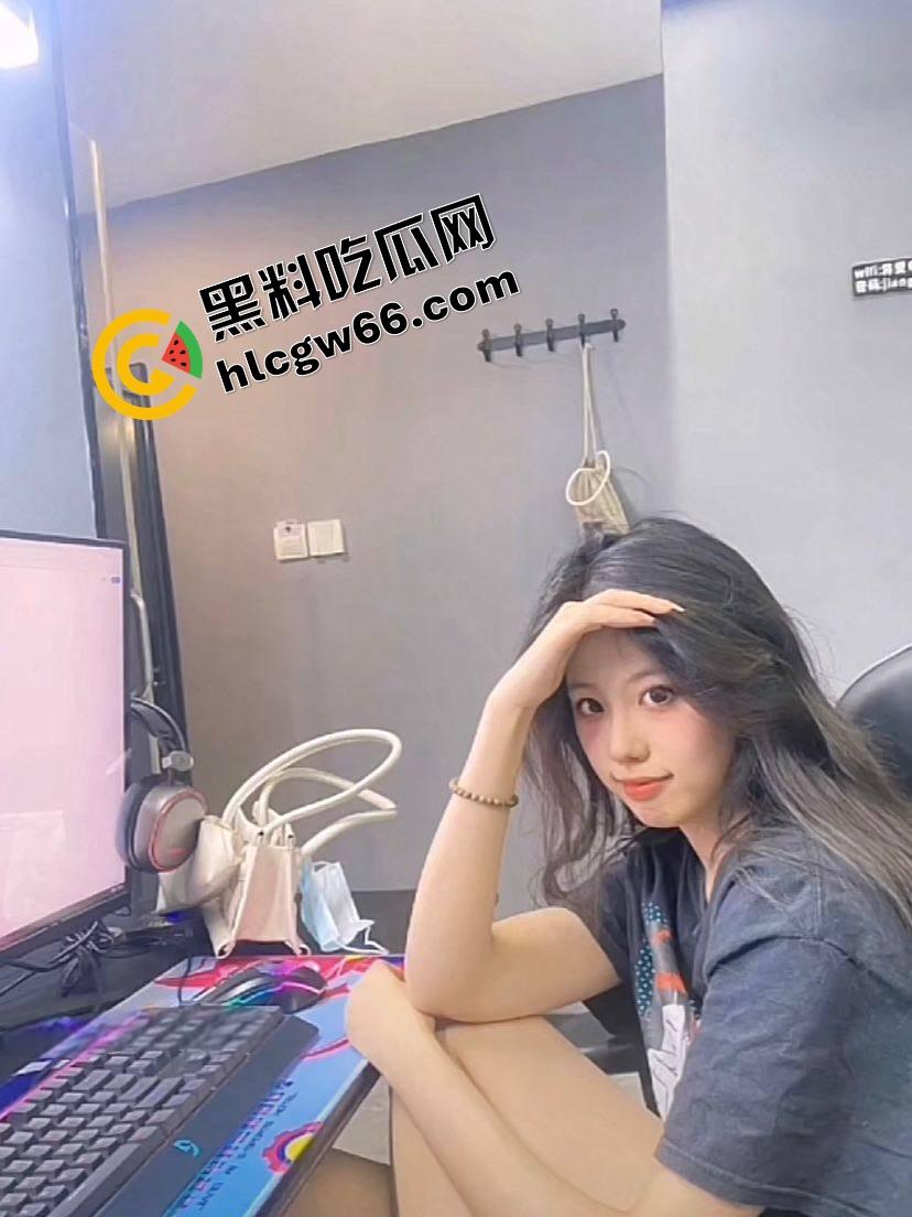 南通【罗佳佳】白天打表格晚上打炮,酒吧勾搭调酒师当场被插烂,被男友发现反手发进国产区!