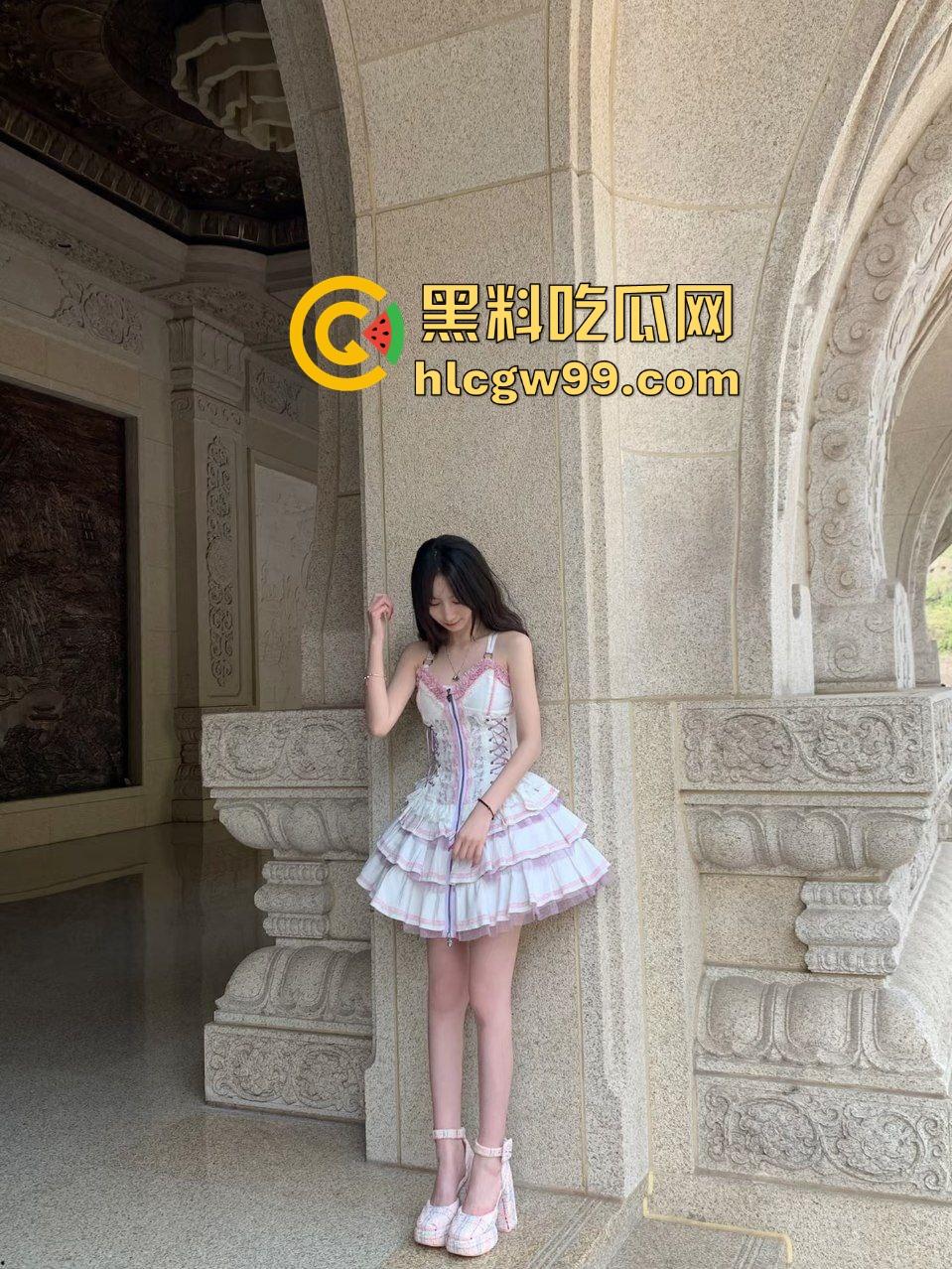 重庆化工职业洛丽塔骚鸡【黄娅】与体育生网友面基一顿饭就得吃，母狗模样口爆吃鸡吞精！独家流出！