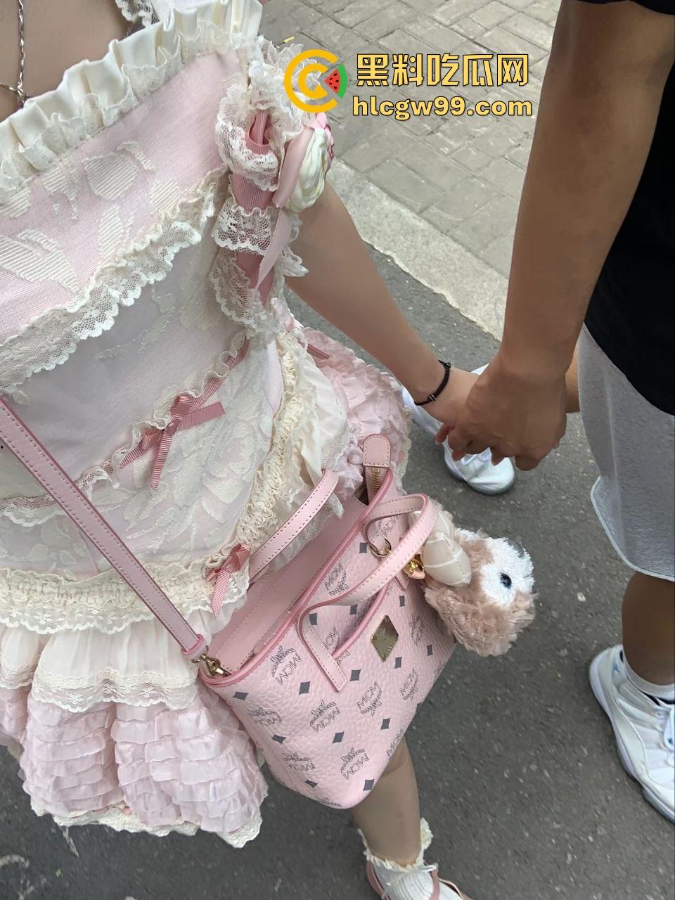 重庆化工职业洛丽塔骚鸡【黄娅】与体育生网友面基一顿饭就得吃,母狗模样口爆吃鸡吞精!独家流出!