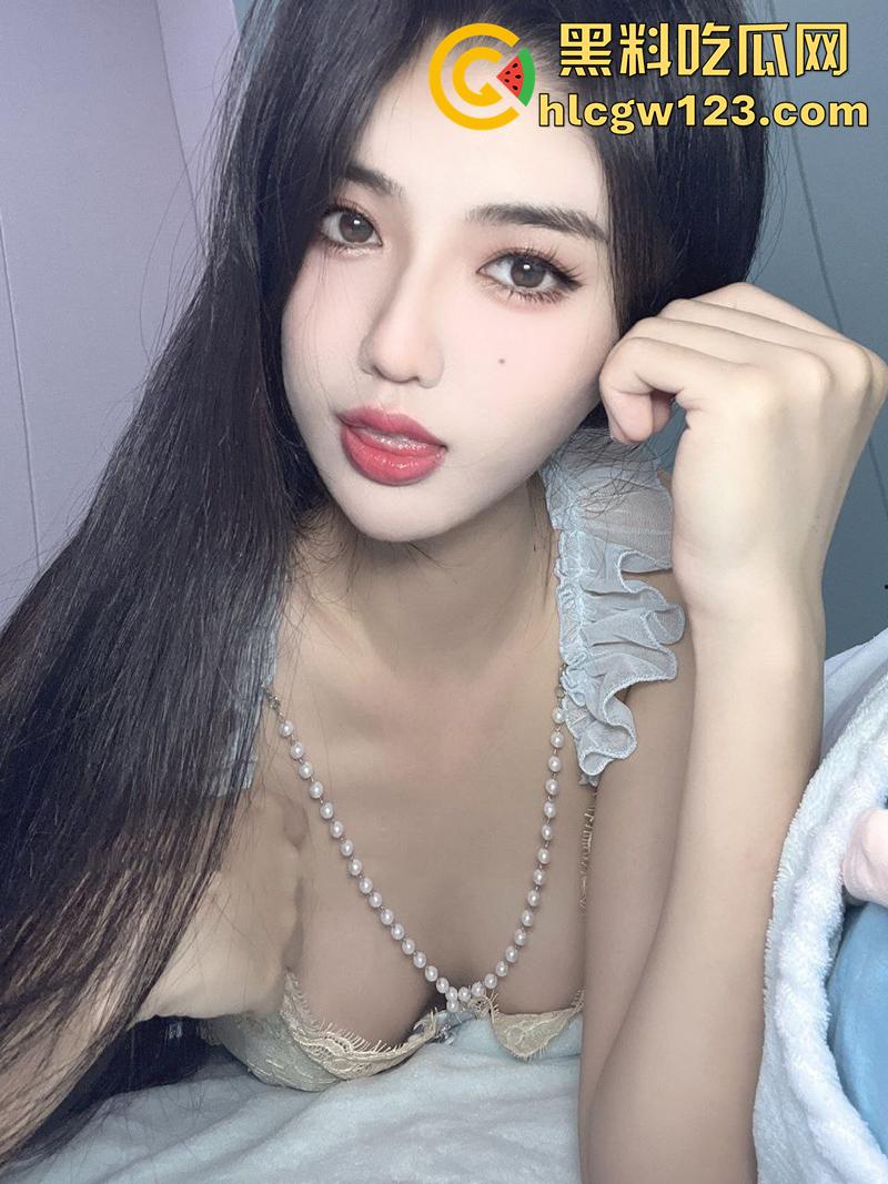 推特长腿御姐【粉了个味】,身材纤细腿长逆天,细腰蜜桃臀完美诱,腿控的兄弟们福利来了!