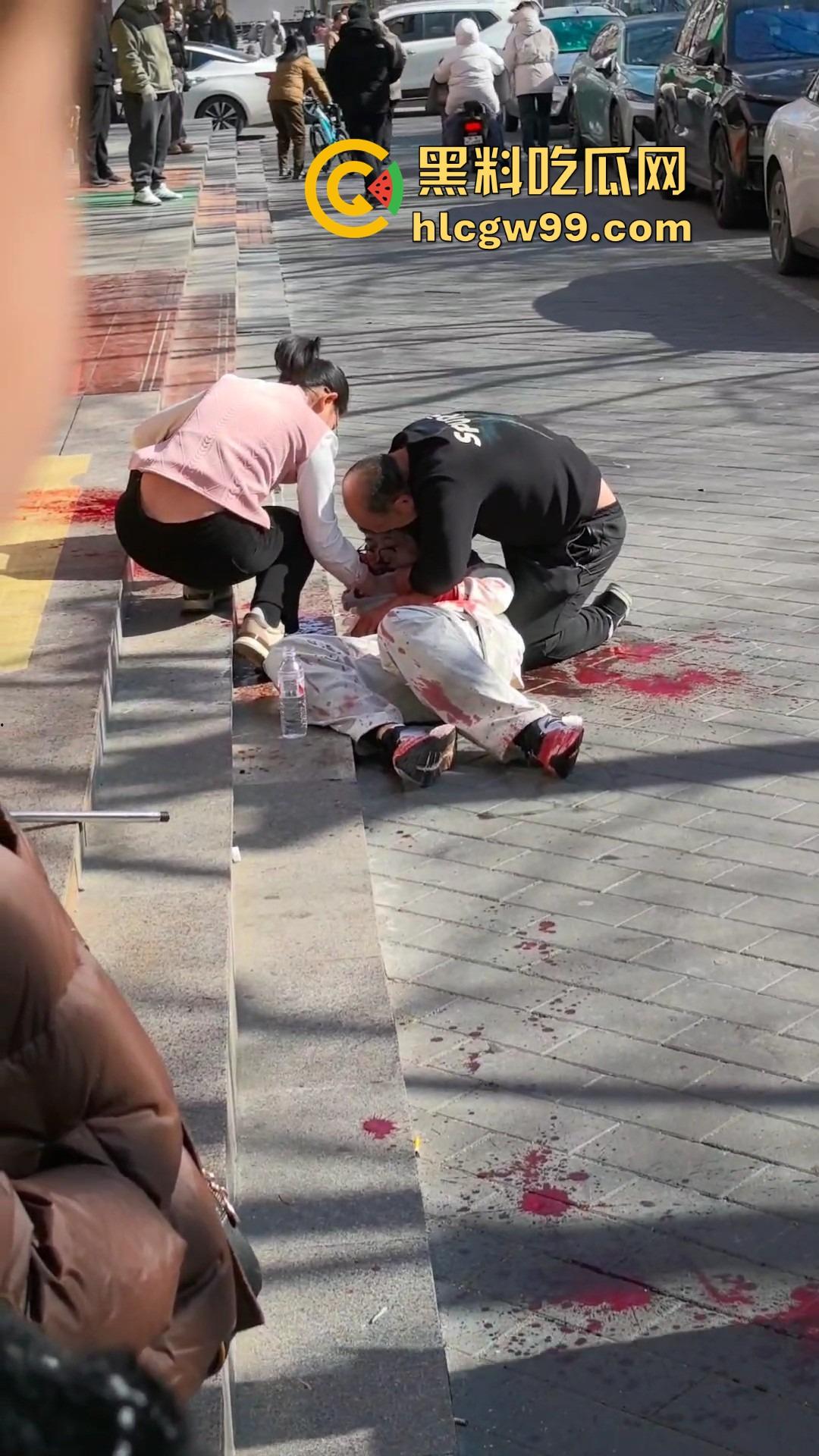 富民街初中生意外摔倒 大动脉被铁棍刺穿 拔出瞬间血喷三尺 现场惨烈当场没了!