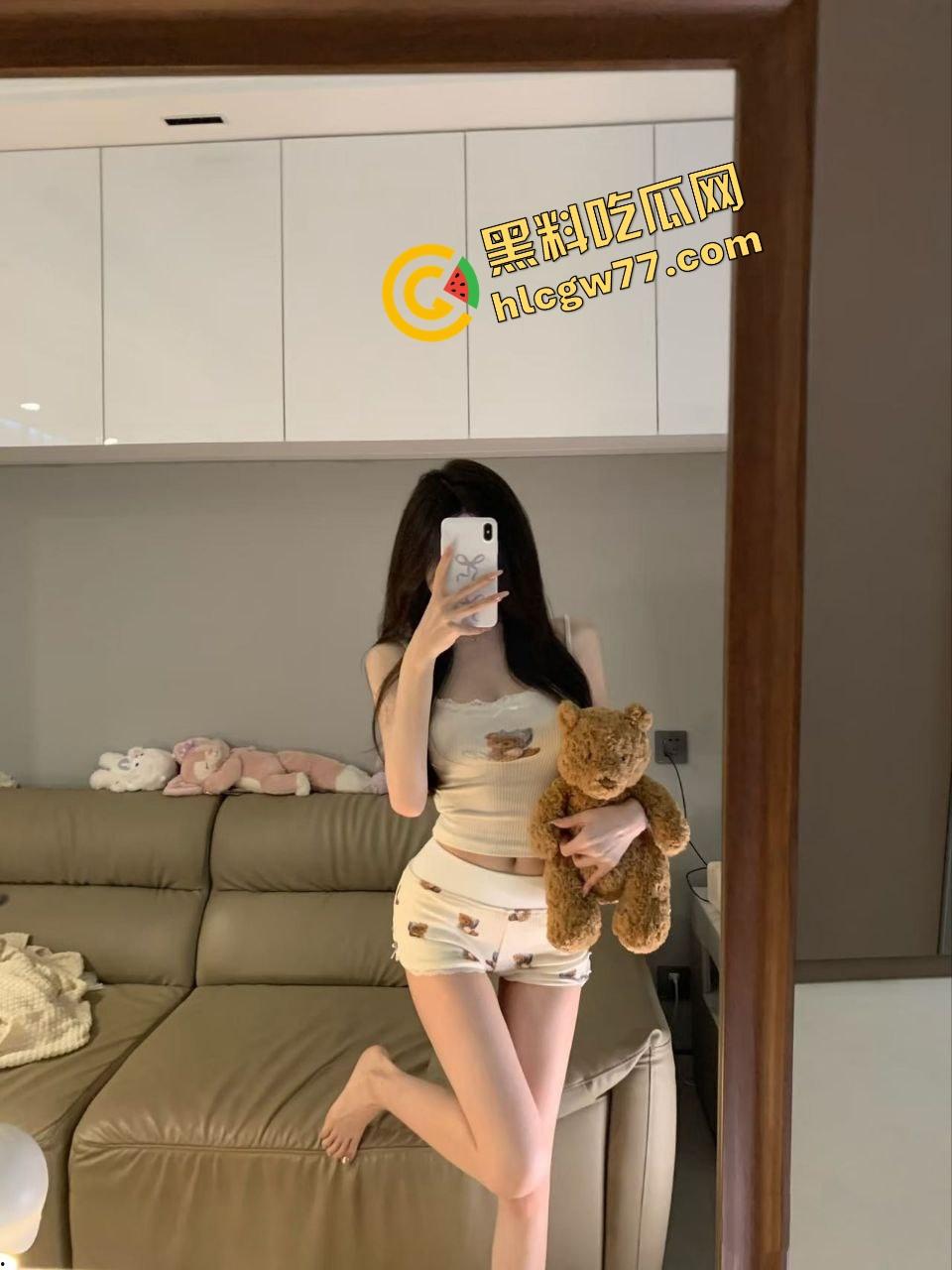 安徽金贸大学大三学妹【李娜娜】为买LV忍肛门塞茄子,菊花肿成肉沫茄子,转头装纯骗接盘侠要彩礼!