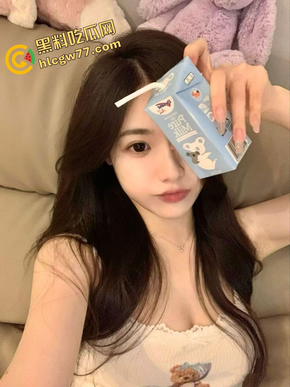 安徽金贸大学大三学妹【李娜娜】为买LV忍肛门塞茄子,菊花肿成肉沫茄子,转头装纯骗接盘侠要彩礼!