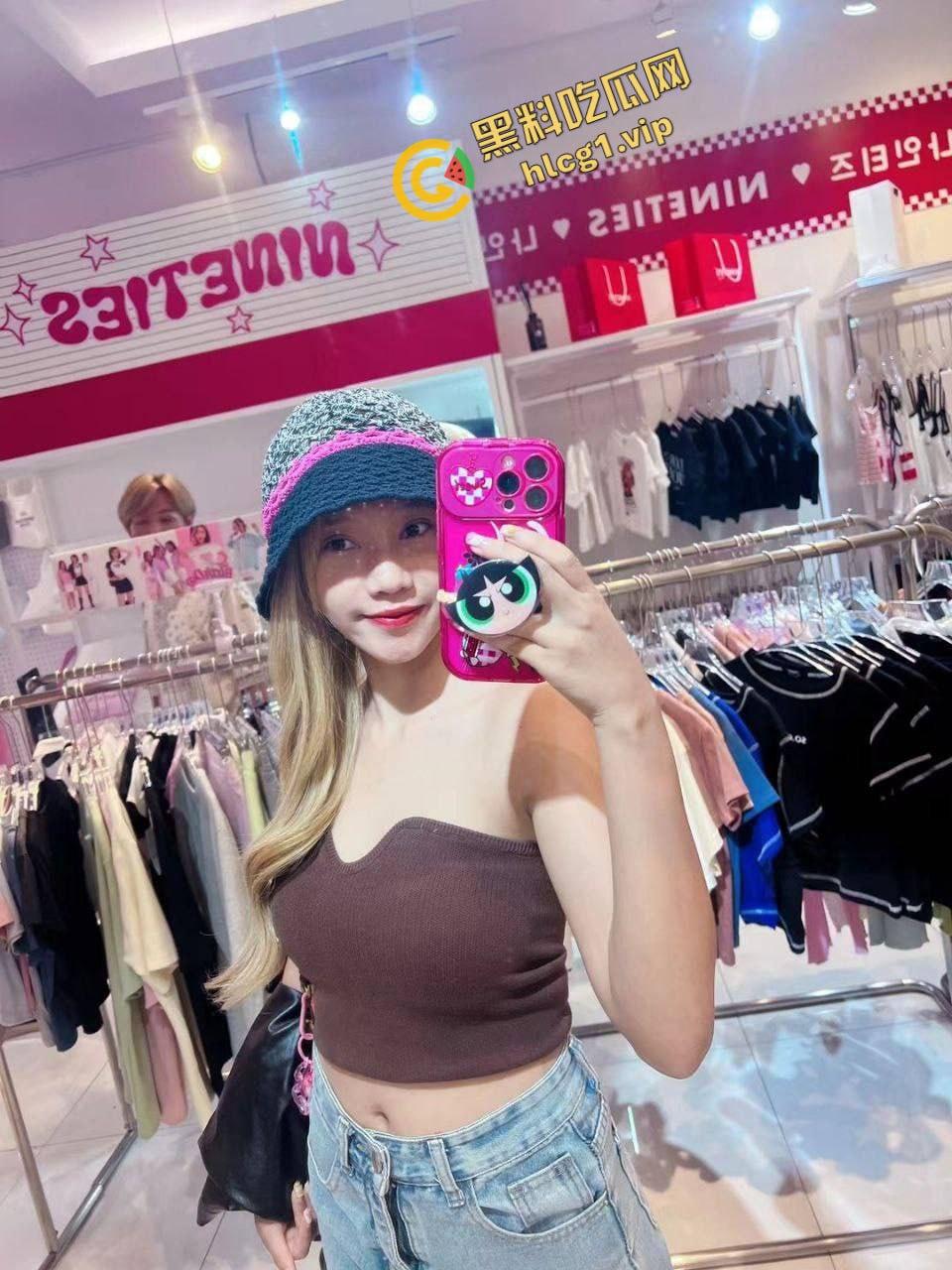 偷情的快乐谁懂！泉州反差婊贱母狗『罗丹妮』背着男友在外偷吃土豪大哥 惨遭曝光！