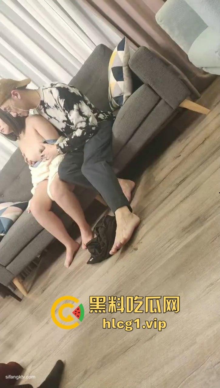 台湾AV拍摄现场被偷拍泄密,真实拍片幕后大揭秘,男女主角当众啪啪竟如此艰辛!