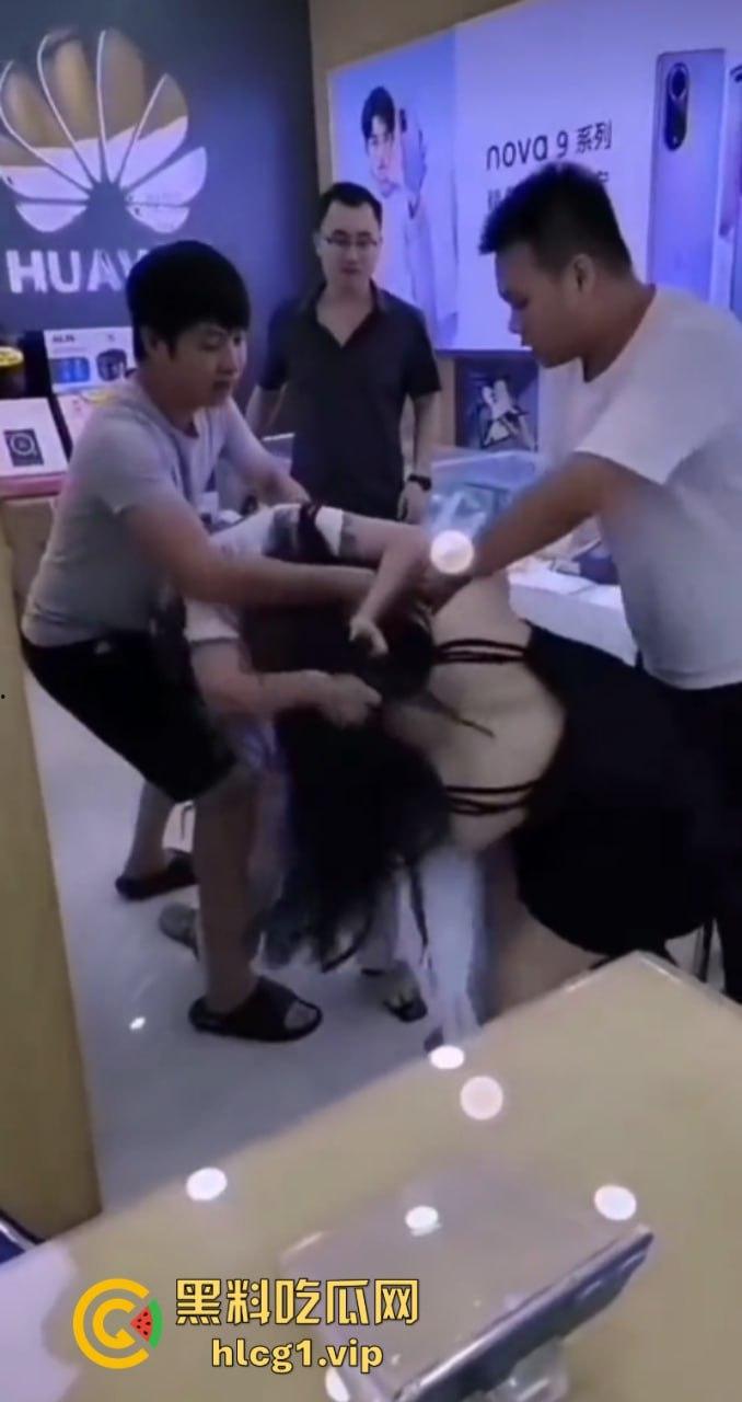 家花不如野花香!真实捉奸合集 堵在房间不管男女先暴打一顿!