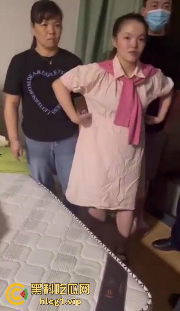 家花不如野花香!真实捉奸合集 堵在房间不管男女先暴打一顿!