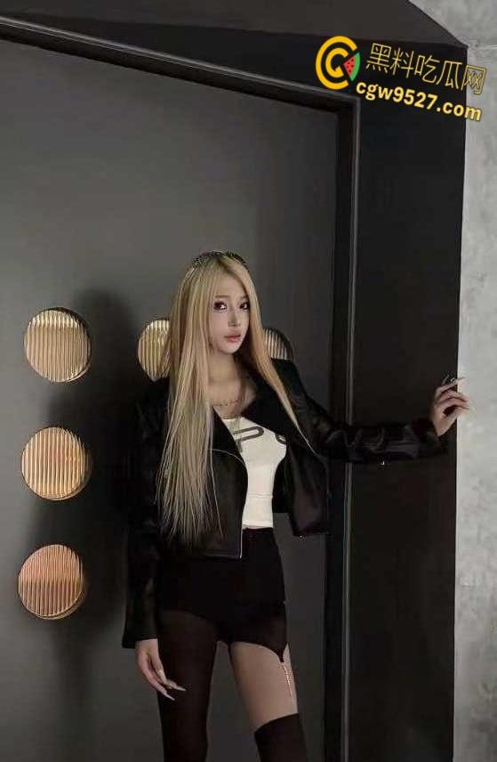 极品清纯女友【宋雨文】,微胖的身材干起来才是最带感的,托着蜜桃臀女上骑乘,呻吟声魅惑入骨 !