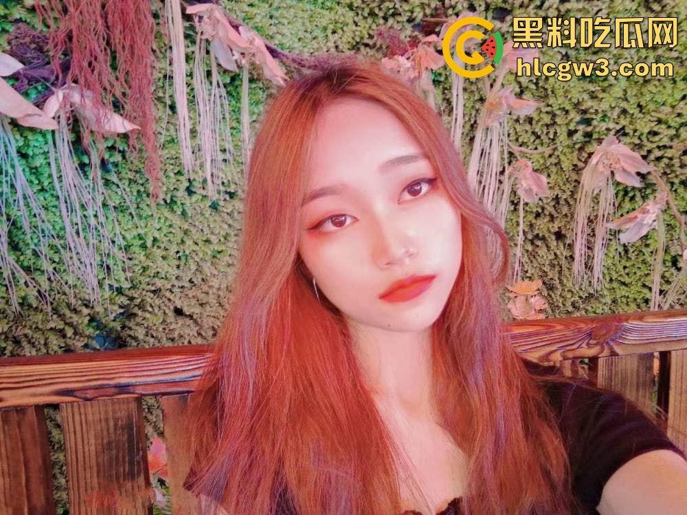 西安交大清纯校花【黎诗雨】私密自拍外流！清纯脸蛋配骚浪劲儿，男友大棒伺候叫声销魂惹全网嗨翻！