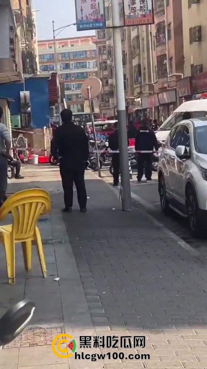 深圳福永桥头惊现亡命刀仔组团报复性随机砍人 死伤一片 还有4个在逃!