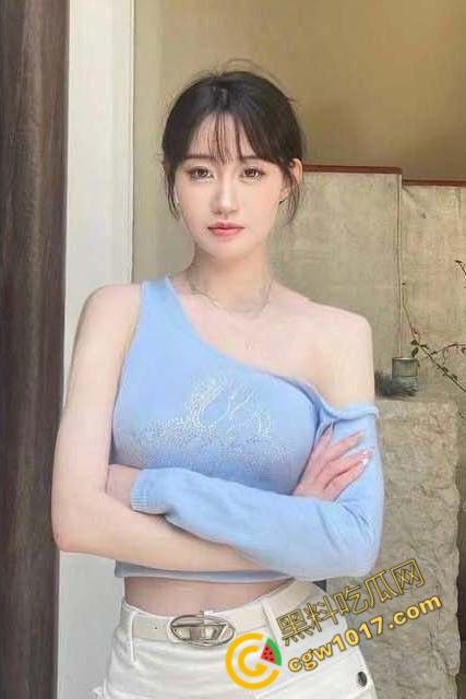 成都美视国际学校小仙女【何君雨】:C杯校花约炮金主,舌尖功夫盘旋大鸡巴,颜射满面,撕碎清纯面具!