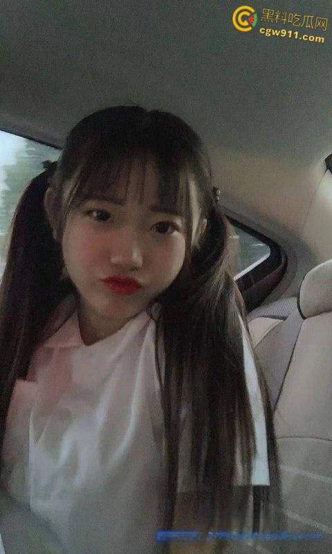 海南大学大二学妹【刘茜】,父母眼里的乖乖女,暑假出租房穿着情趣黑丝,被男友无套侧入猛干,淫叫声超级浪 !