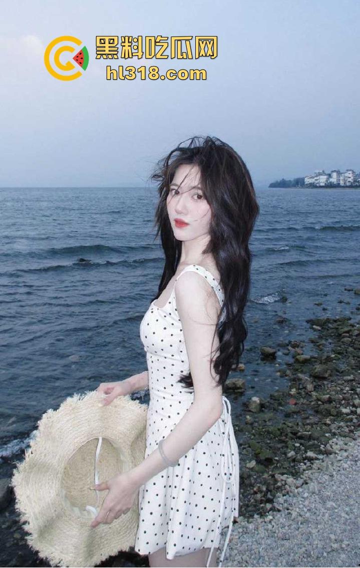 海角乱伦，跳蛋玩弄女儿骚穴，巨乳摇晃狂揉，爽到浑身抽插浪叫不止！我也射了好多给她！