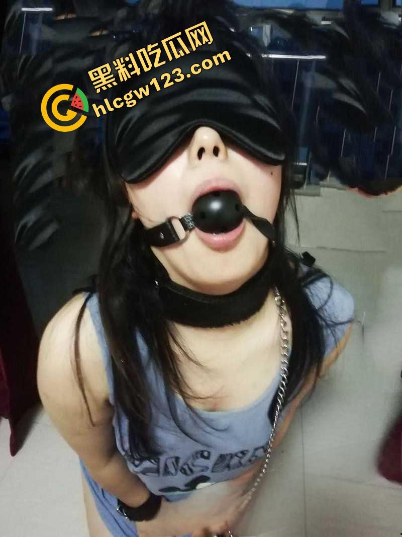 深圳外企行政经理【李妍】穿情趣内衣边口交边自慰,逼屁眼全塞满,两个洞都装不下欲望了!