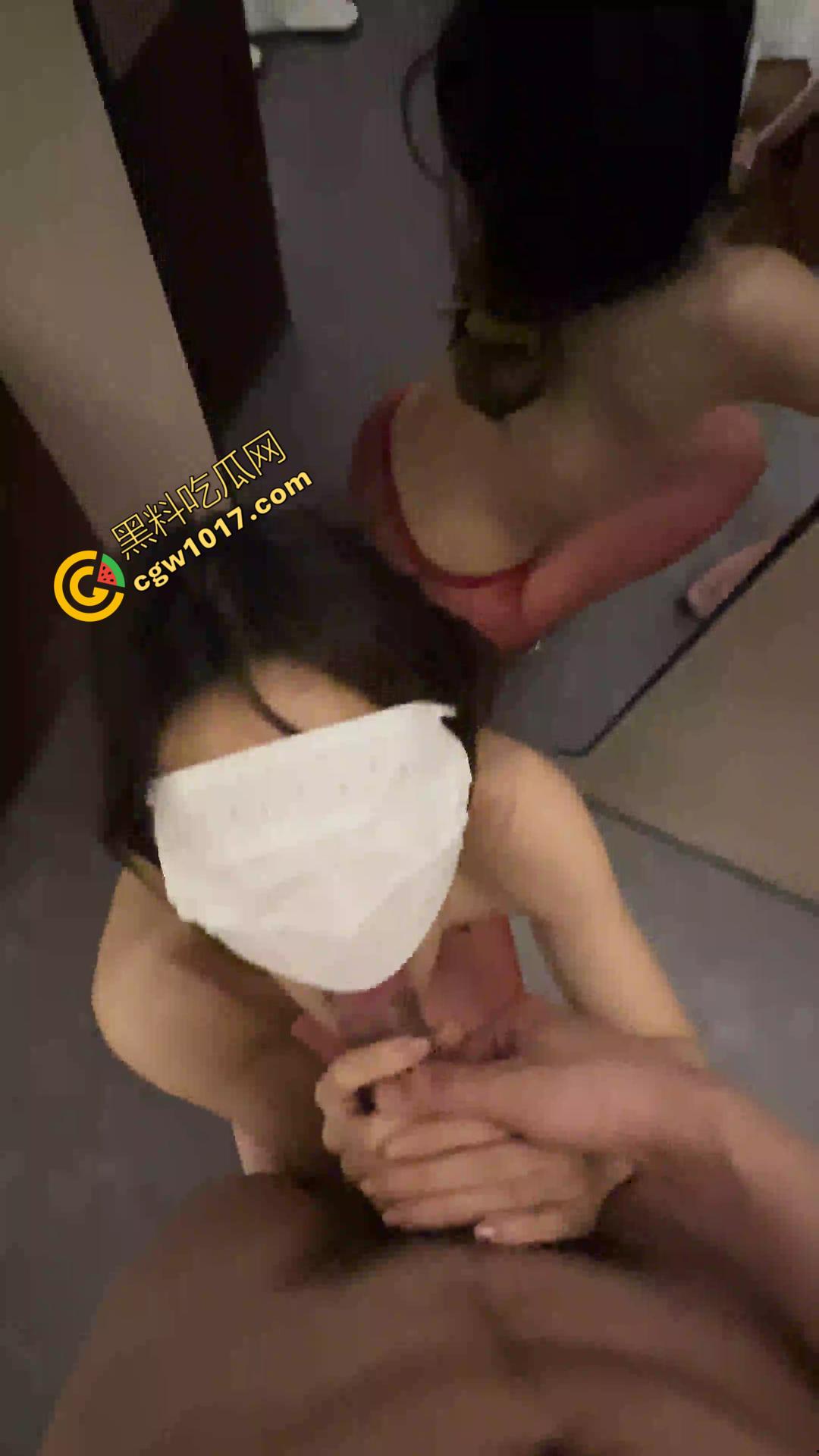 极品大一妹子用玻璃片苦练舌技和深喉技巧!舌头灵活到爆,终于让男友缴械在嘴里,射了满满一嘴!