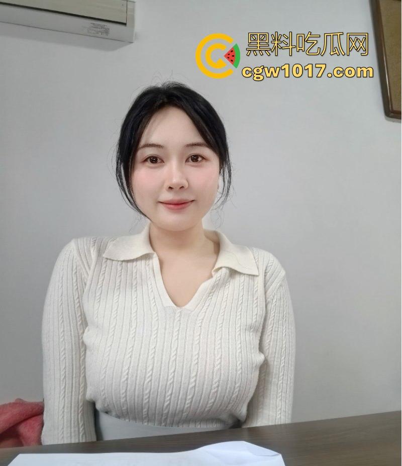 嫂子来月经饥渴难耐，为其推油按摩献殷勤，趁机菊花嫩穴一起蹂躏，可惜来姨妈了不能操，不得狠狠榨干！