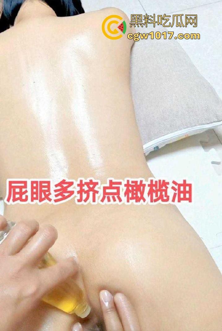 嫂子来月经饥渴难耐,为其推油按摩献殷勤,趁机菊花嫩穴一起蹂躏,可惜来姨妈了不能操,不得狠狠榨干!