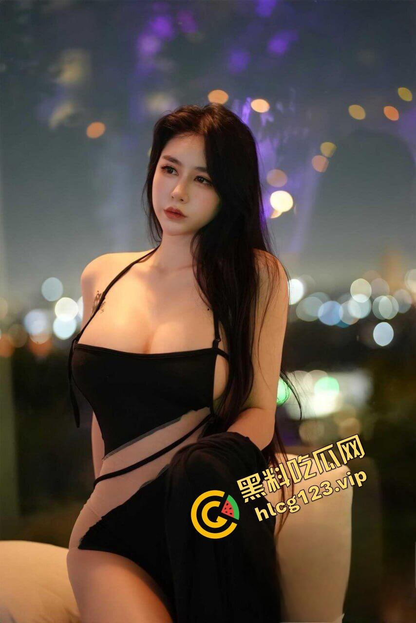 外网爆乳网红【Dada】私拍流出,后入姿势狂野,巨乳晃动撩人!