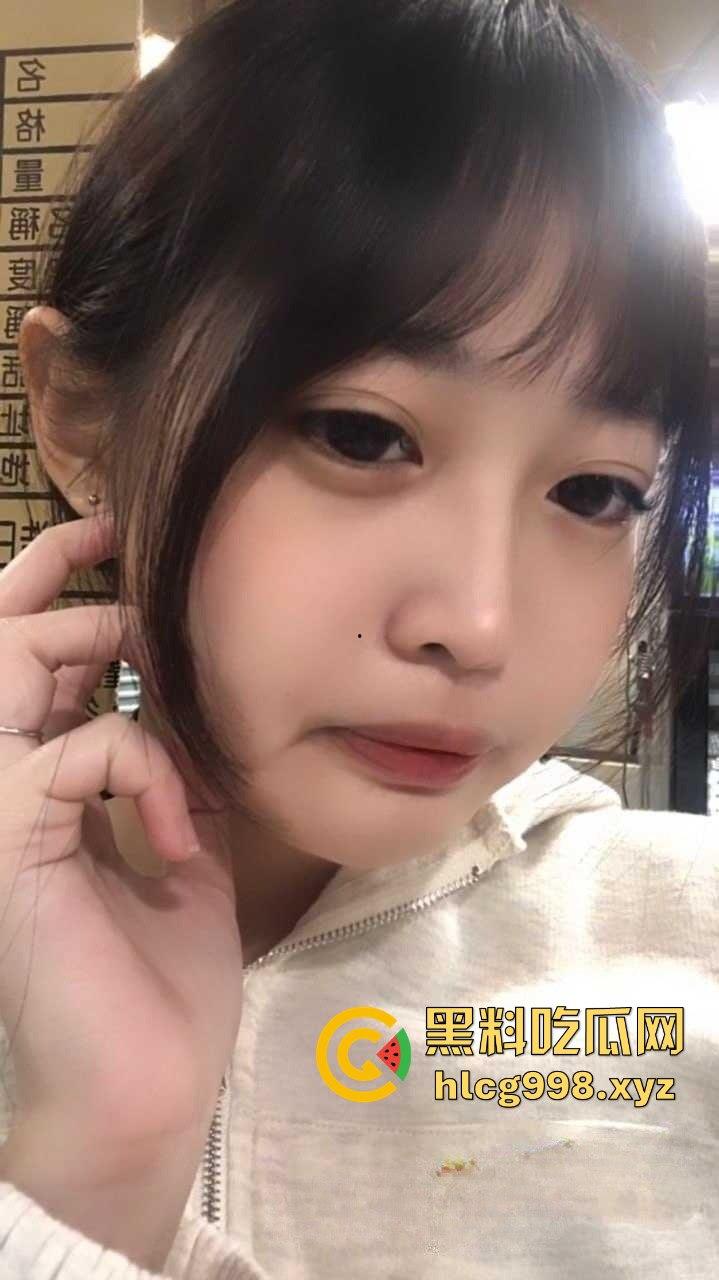 沈阳医科大学超骚大二学妹【李冬梅】全裸自慰视频外流！男友是绿毛龟，极品小姐姐就这么被共享了！